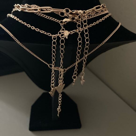 Guess set necklaces (5) beautiful 🤩 - Picture 3 of 8